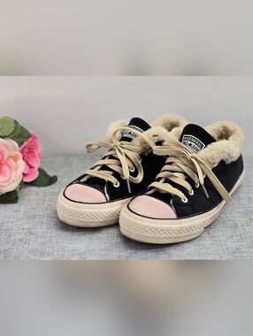 M-GENERAL MING JIANG sneakers with fur lining Women US Size 9.5 EU 40 Black Pink